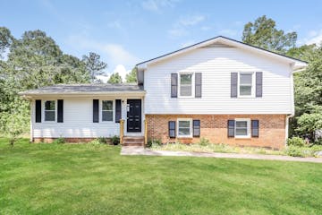 185 Hyde Cir Newnan, GA 30263